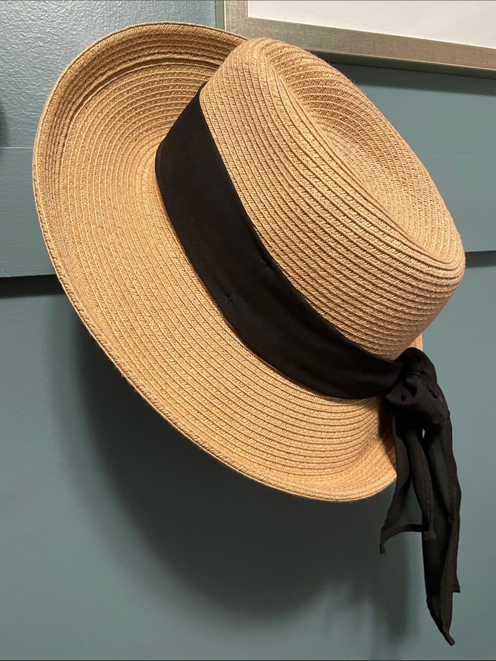 Women’s Nine West sunhat with black ribbon